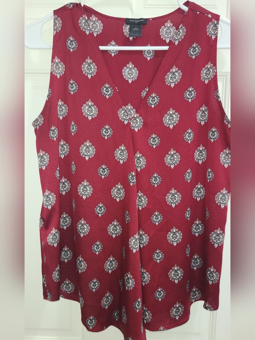 Ann Taylor Deep Red Sleeveless V-Neck Medallion Print Blouse